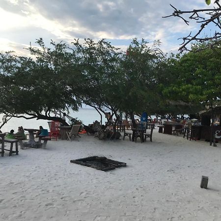 The Exile Sunset Bar & Bungalow Quần đảo Gili Ngoại thất bức ảnh