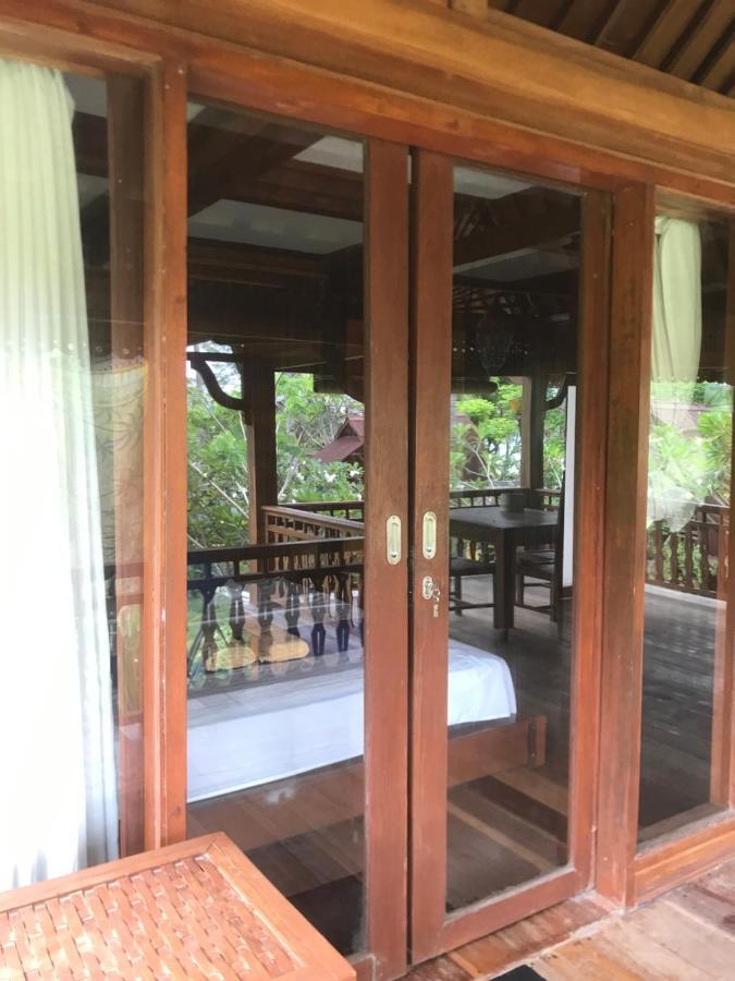 The Exile Sunset Bar & Bungalow Quần đảo Gili Ngoại thất bức ảnh