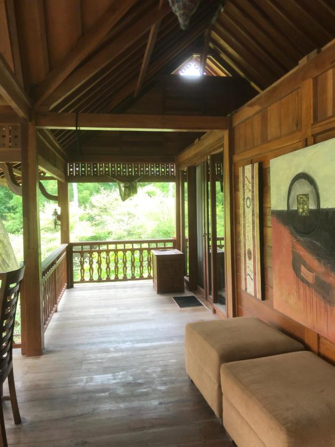 The Exile Sunset Bar & Bungalow Quần đảo Gili Ngoại thất bức ảnh