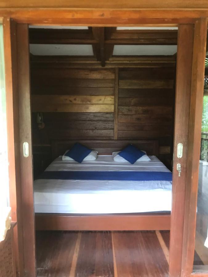 The Exile Sunset Bar & Bungalow Quần đảo Gili Ngoại thất bức ảnh