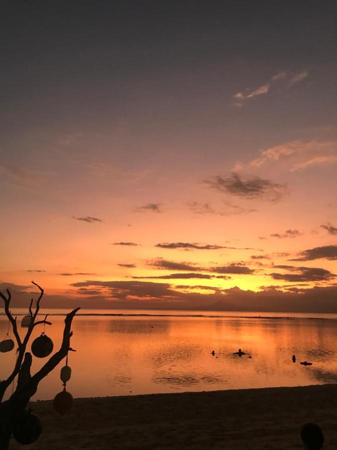 The Exile Sunset Bar & Bungalow Quần đảo Gili Ngoại thất bức ảnh