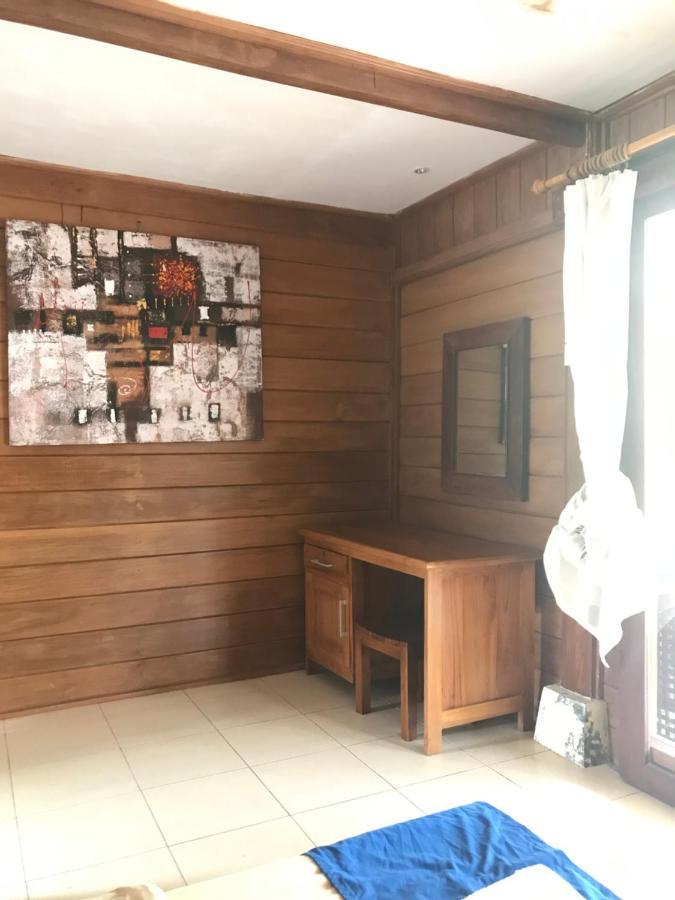 The Exile Sunset Bar & Bungalow Quần đảo Gili Ngoại thất bức ảnh